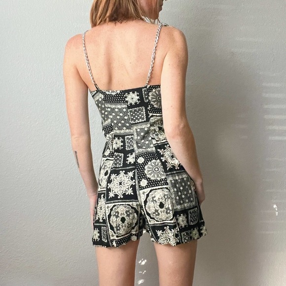 Vintage Designer Joseph Ribkoff Black Printed Chain Strap Romper - Picture 4 of 7
